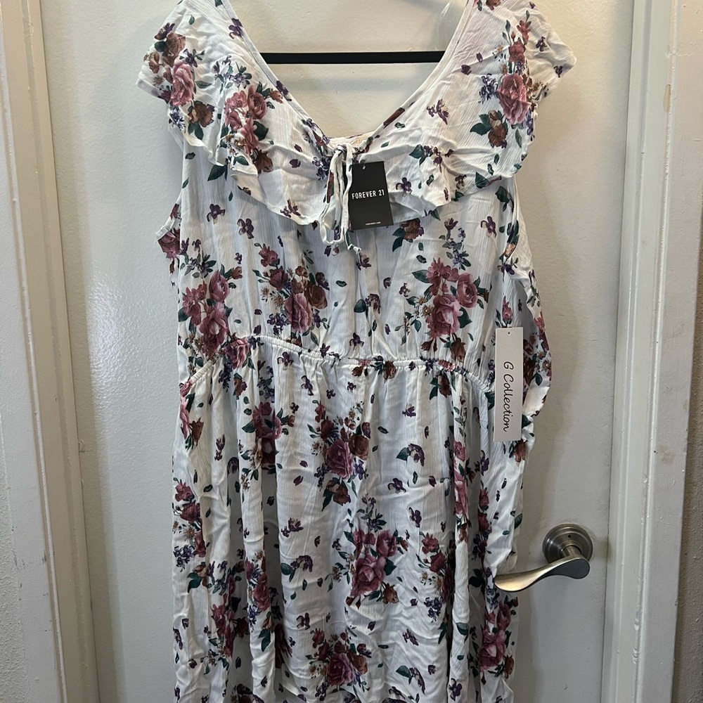 Floral White Dress (Size 2X)